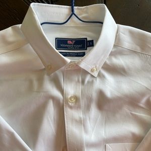 Men’s Small Vineyard Vines button down shirt